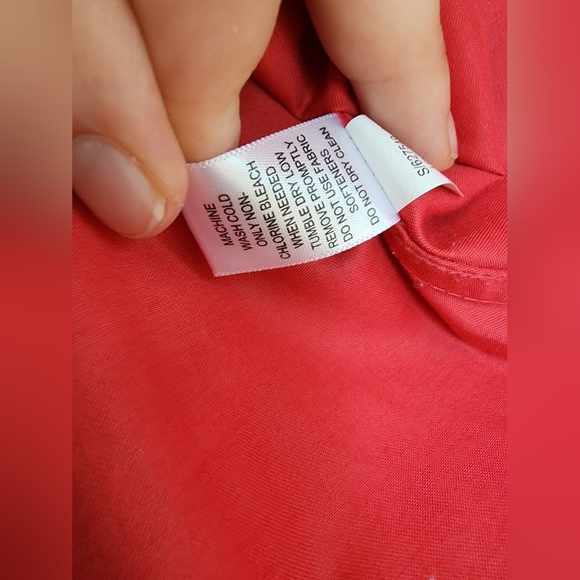 Banana Republic Non‑Iron Tailored Stretch Blouse • Size 2 • Crisp & Polished - Picture 7 of 8